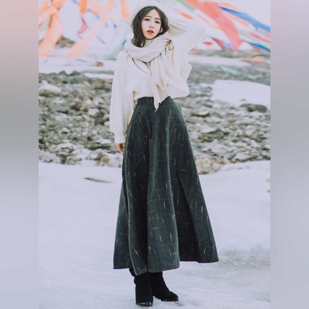Stylish Faux Wool Ankle Skirt & Mock‎ Neck Sweater Set, Size S, Elegant Look